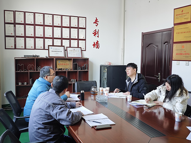 12月 河北鐵道大學 在人才培養(yǎng)、科學研究、科技創(chuàng)新、技術咨詢、人員培訓等方面開展全面合作.jpg